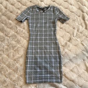 Divided fitted dress size xxs